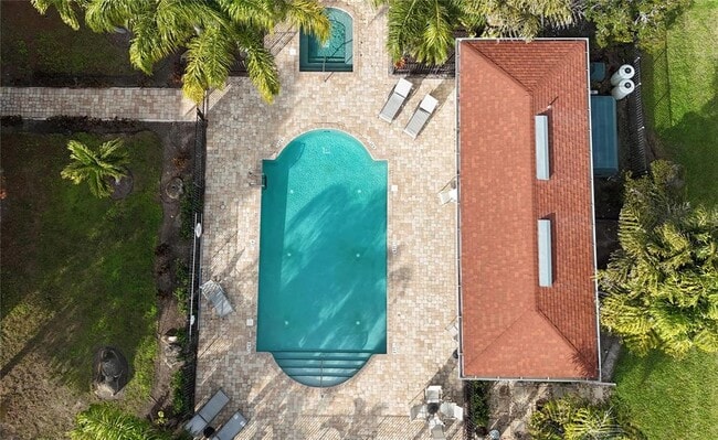 Building Photo - 6394 Banyan Blvd