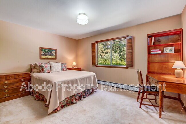 Building Photo - 1508 Linden Lake Rd