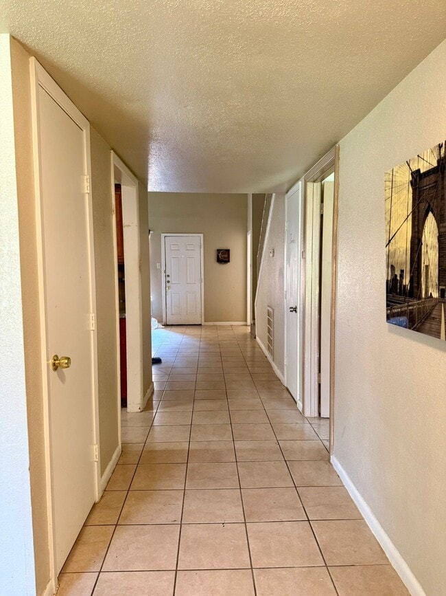 Building Photo - 12282 Wild Pine Dr
