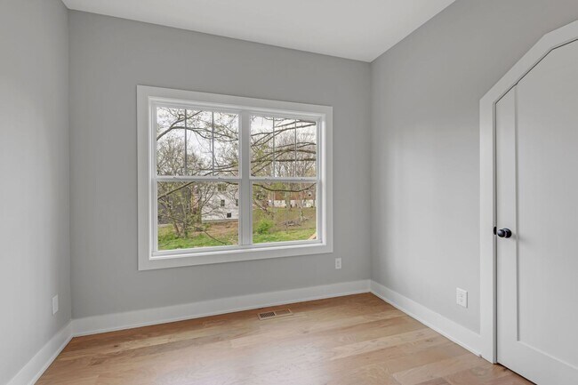 Building Photo - 1804 Overton St