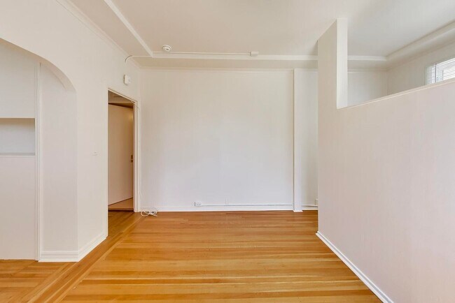 Building Photo - 565 Geary St