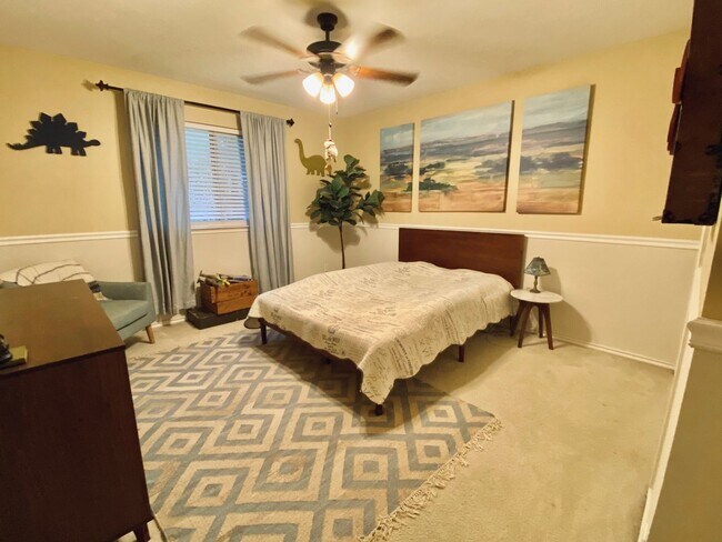 Building Photo - Beautiful 4 Bedroom Home in Gated Community!
