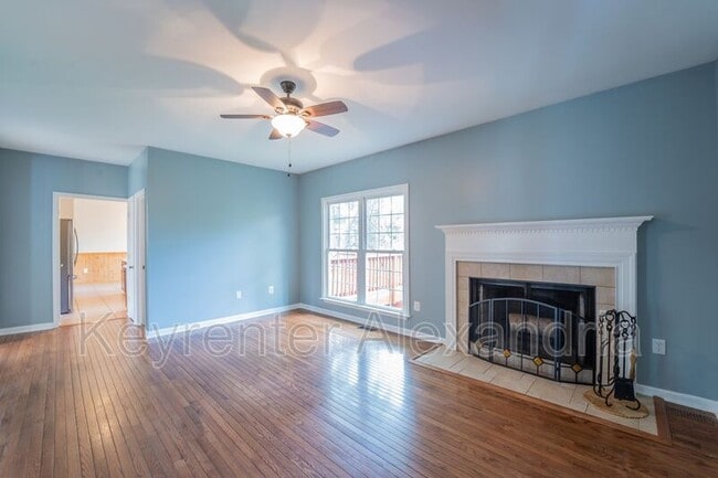 Building Photo - 13183 Oak Farm Dr