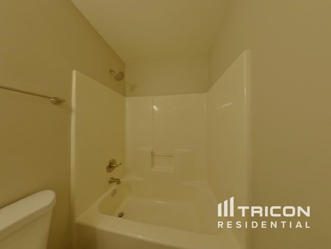 Building Photo - 6130 Spanish Moss Ln