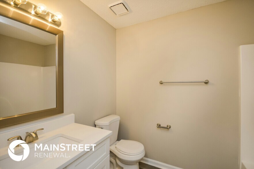 Building Photo - 150 Lazy Hollow Ln