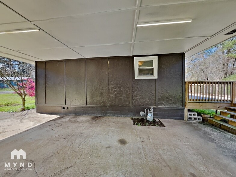 Building Photo - 3975 Hilltop Rd SE