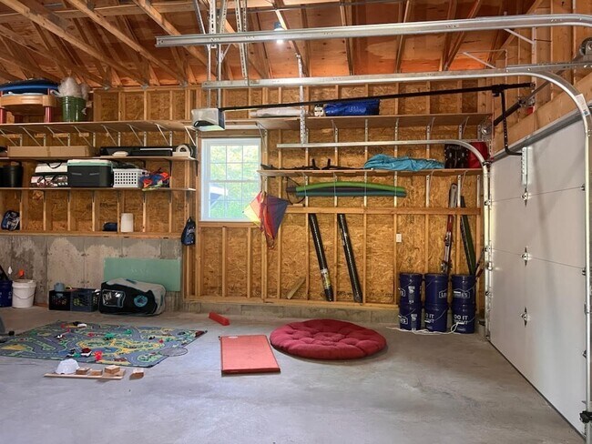 Building Photo - 543 Williamsburg Rd