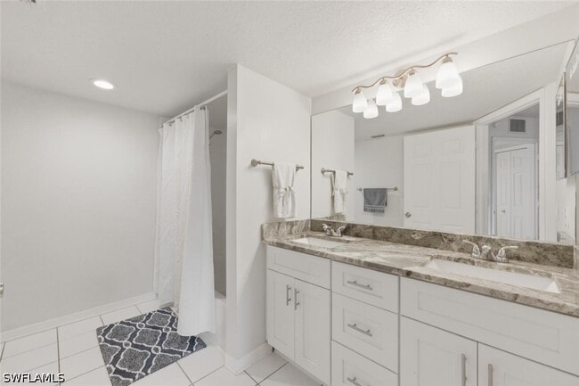 Building Photo - 9570 Crescent Garden Dr
