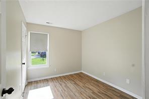 Building Photo - 1005 Scarlet Oak Ct S