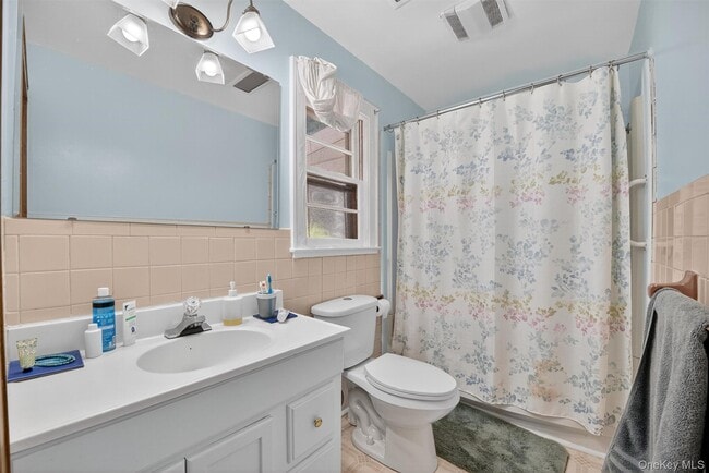 Building Photo - 252 NY-208