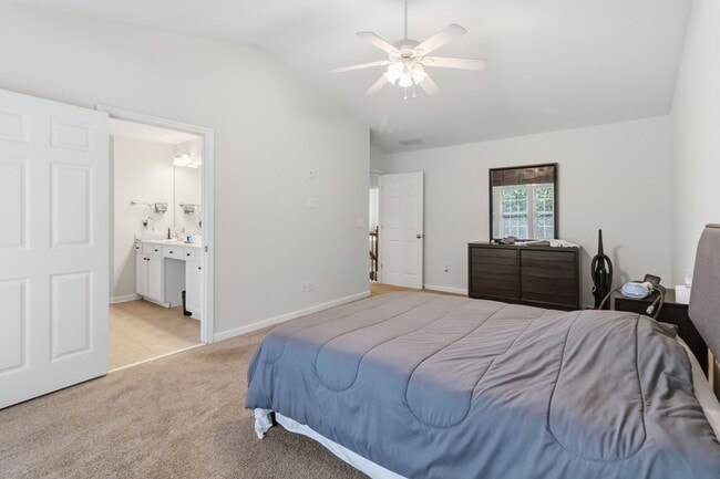 Building Photo - 105 Finchley Dr