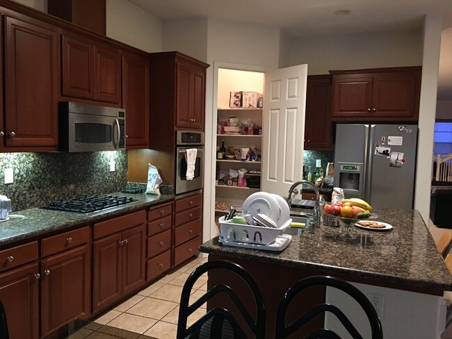 Building Photo - 3342 Park Ridge Dr