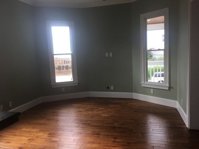 Building Photo - $1615 per Bedroom | 5BR/3BA Home in Fort S...
