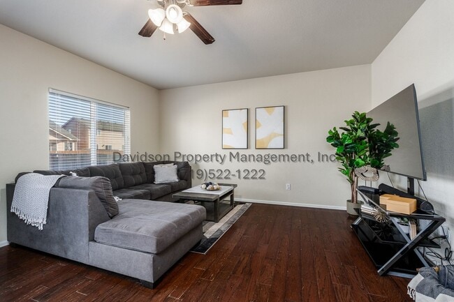 Building Photo - Gorgeous 4 Bedroom House in Lorson Ranch