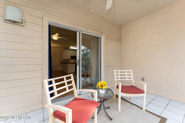 Building Photo - 230 Colima Ct