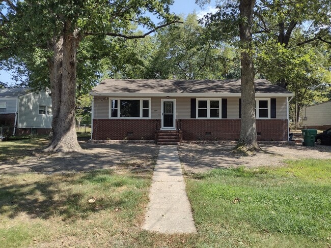 Primary Photo - 2525 Deerfield Dr