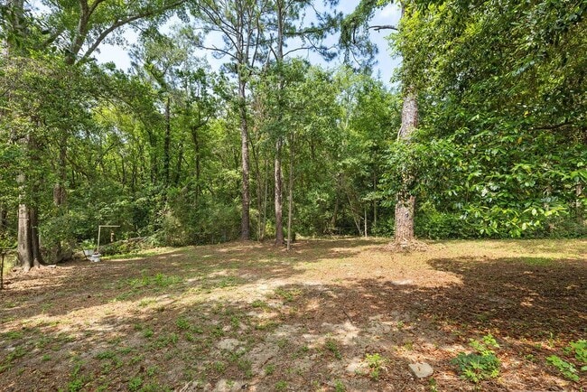 Building Photo - 4936 Springhill Dr