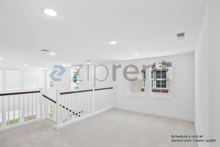 Building Photo - 379 Monastery Dr