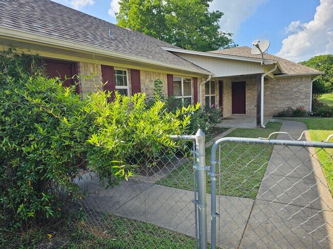 Building Photo - 1316 Brown Rd