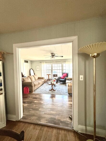 Building Photo - 510 Auburndale Ave