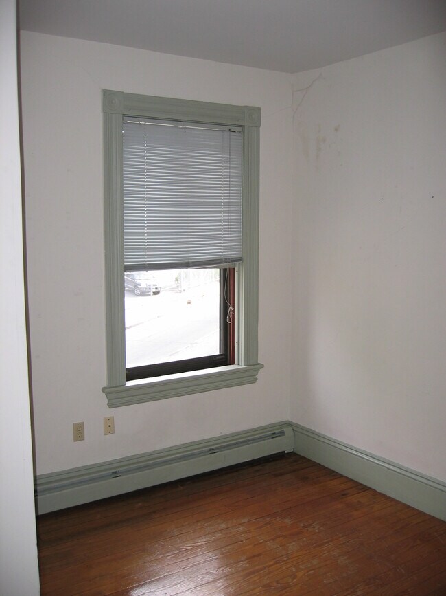 Building Photo - 3-2 Wendell St