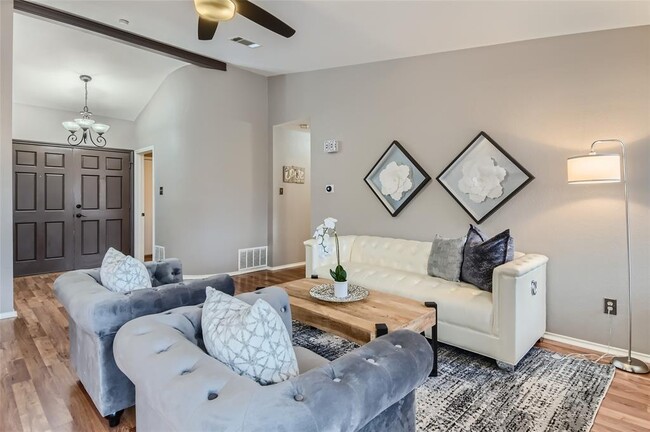 Building Photo - 1504 Spiderlily View
