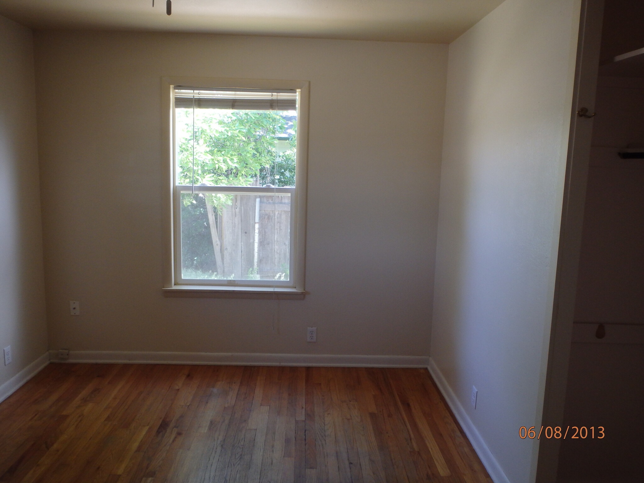 br 1 - 605 W Lake St