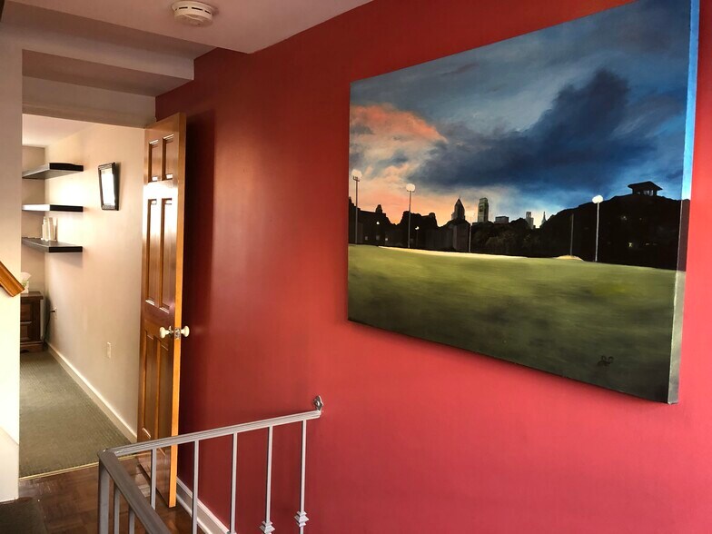 Building Photo - 711 Clymer St