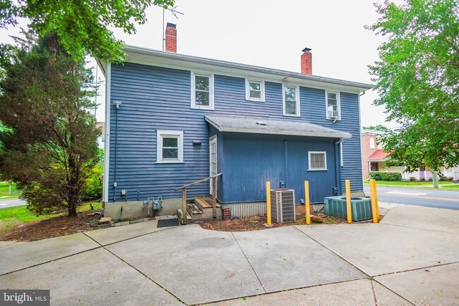 Building Photo - 132 State St