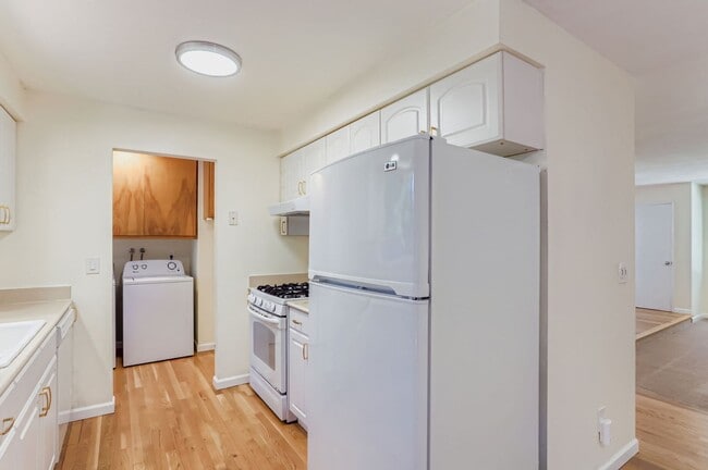 Building Photo - 3bd/2ba Sammamish House