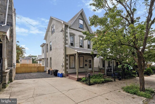 Building Photo - 4432 Dexter St