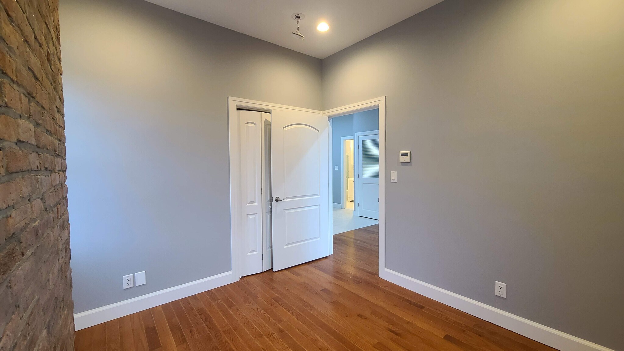 Building Photo - 100 Griffith St