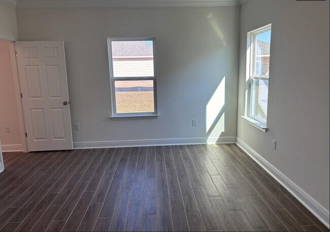 Building Photo - 45 Splendor Run