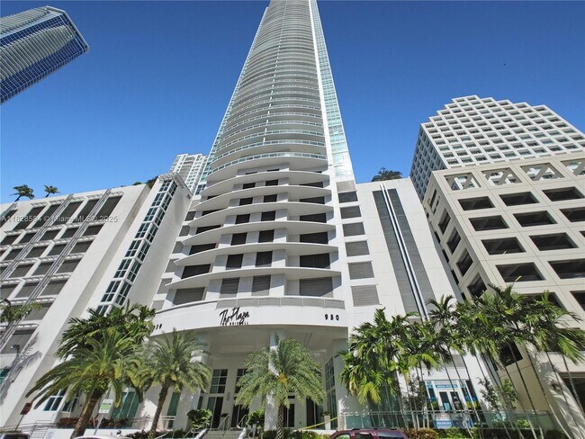 Building Photo - 950 Brickell Bay Dr