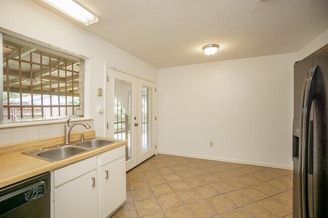 Building Photo - 11614 Pompano Ln