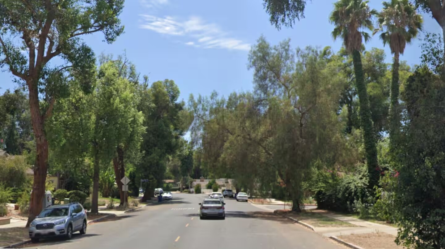 Building Photo - 5041 Alhama Dr