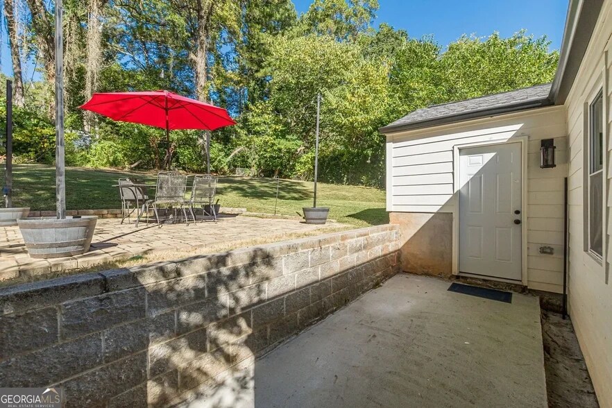 Building Photo - 2657 Blount St