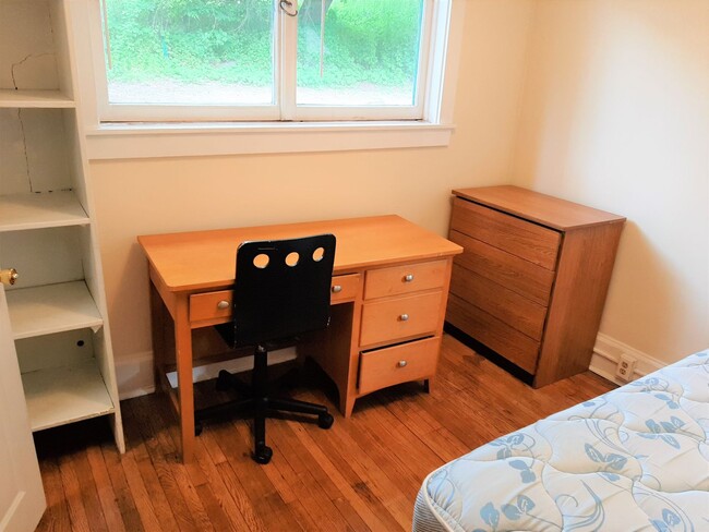 Building Photo - 123 Columbia St