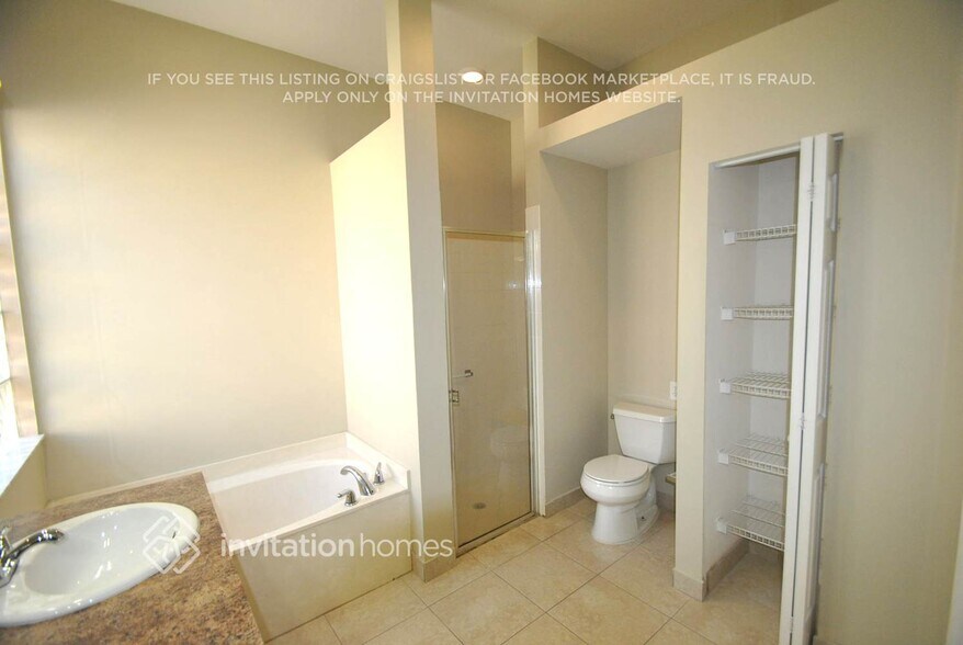 Building Photo - 2448 Sandy Cay