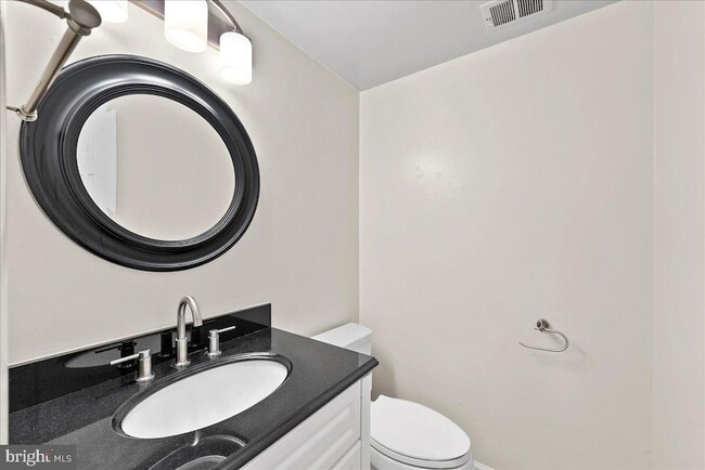 Building Photo - 2224 Glencourse Ln