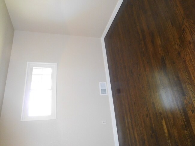 Building Photo - 1399 Scranton St