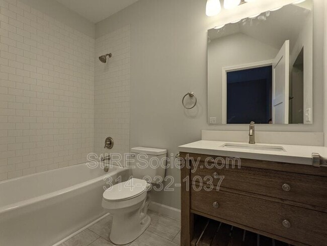 Building Photo - 2206 Blendon Pl