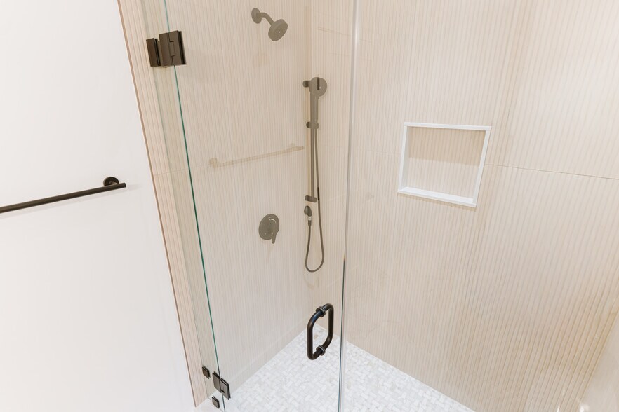 Building Photo - 5 Thurston St