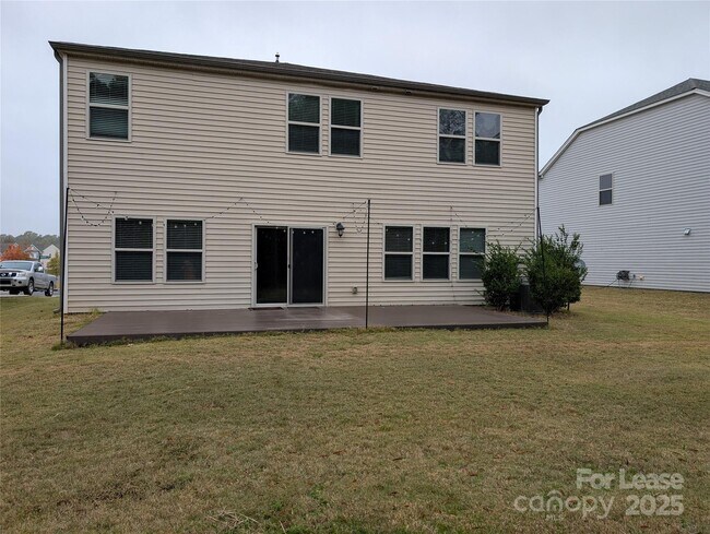 Building Photo - 5906 Fenway Dr