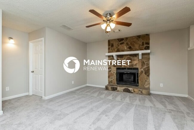 Building Photo - 4 Bedroom Pet-Friendly Home in Loganville, GA with Main Street Renewal