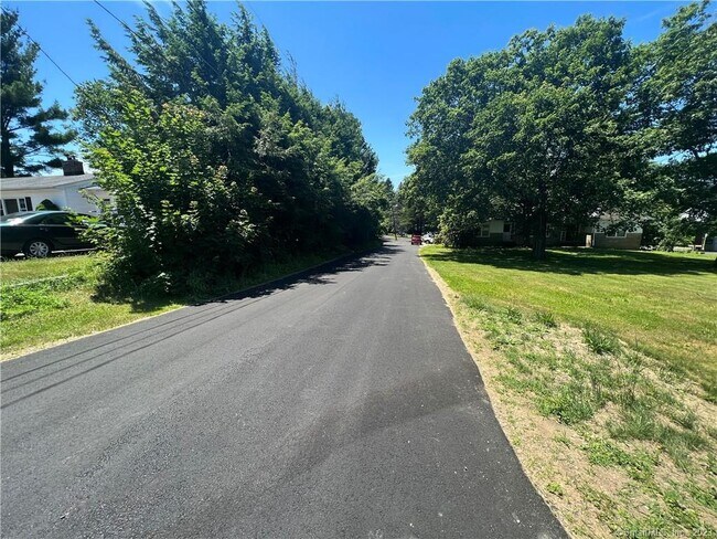 Building Photo - 39 Waterbury Rd