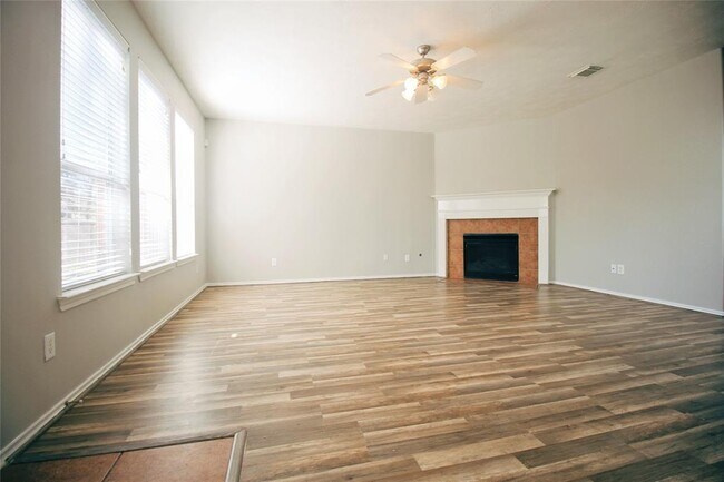 Building Photo - 43 W Spindle Tree Cir