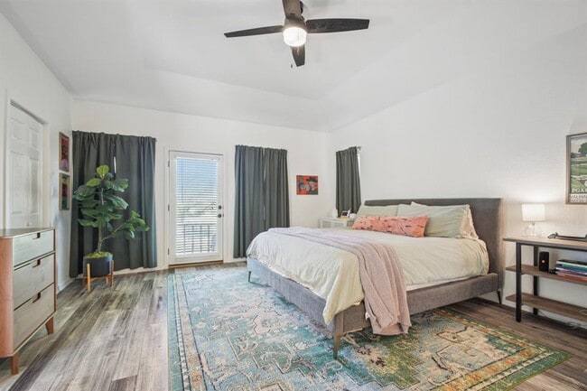 Building Photo - 730 Vanguard St