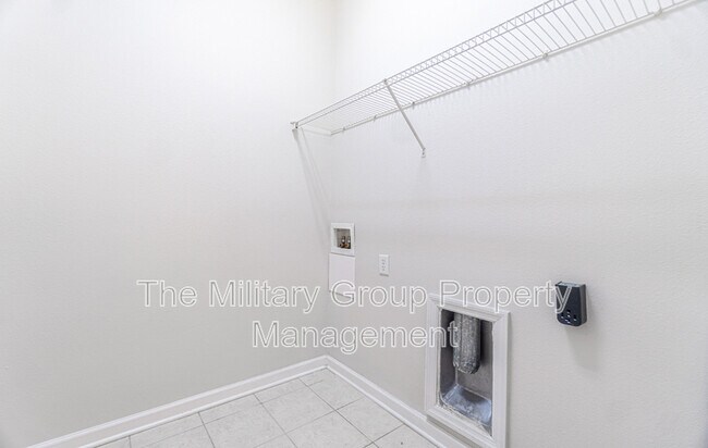 Building Photo - 710 Crystal Way