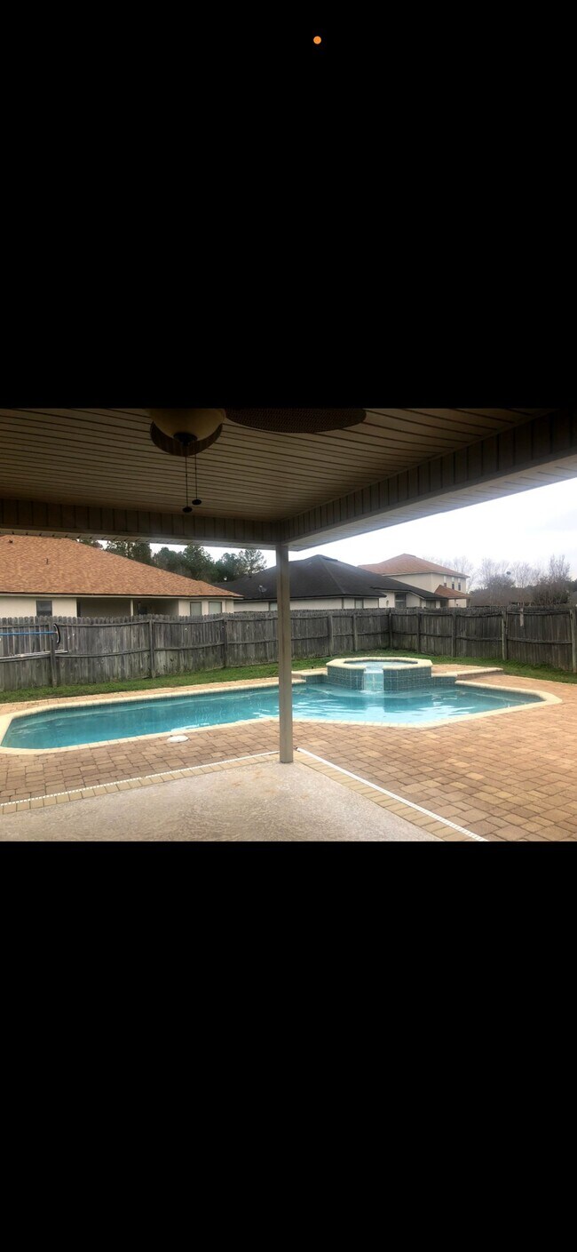 Building Photo - 2736 Maple Durham Dr